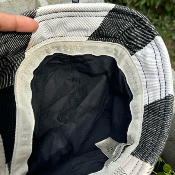 BURBERRY Authentic House Check Bucket Hat - Picture 4 of 10